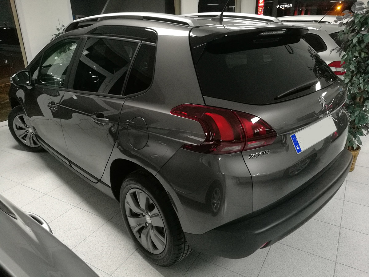 Peugeot 2008 Style 1.2 PureTech  - GRÚAS Y TALLERES SAN ANTÓN PINARAUTO